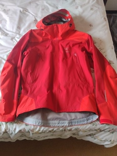Arcteryx beta red - arcteryx,