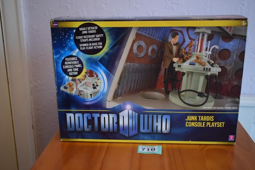 Junk tardis console playset - tardis,