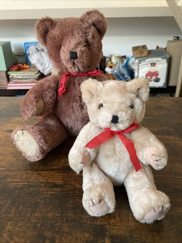 Lovely plush jointed teddy - lovely,