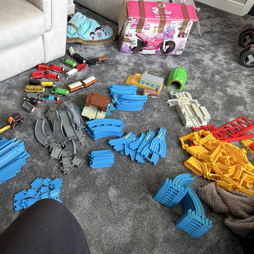 Large mixed thomas tomy - thomas,