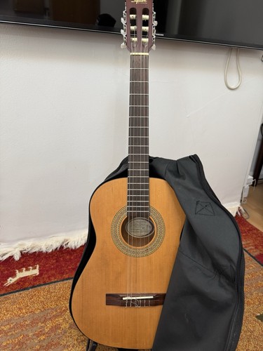 Squier fender acoustic - by,