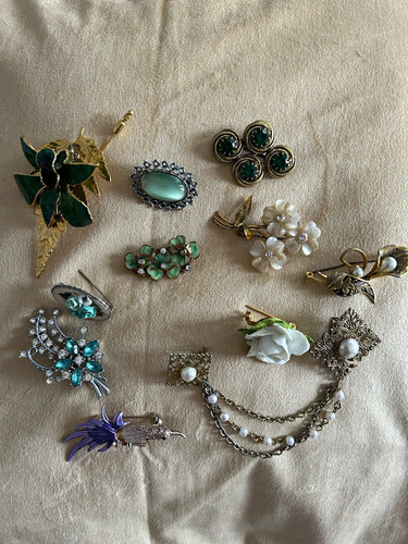 Bundle vintage brooches pins - bundle,