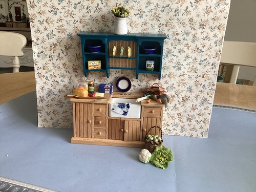 Dolls house scale - house, 1.12