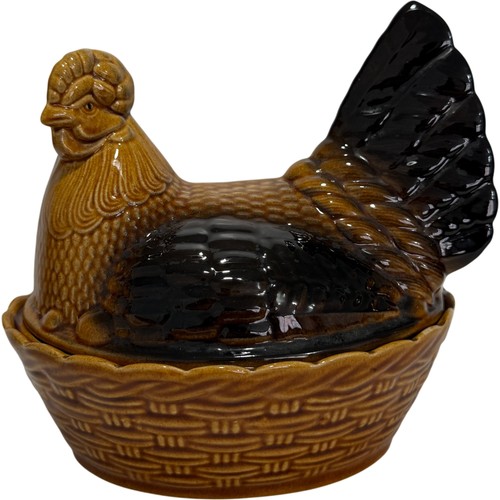 Kingston pottery hen nest - hen,