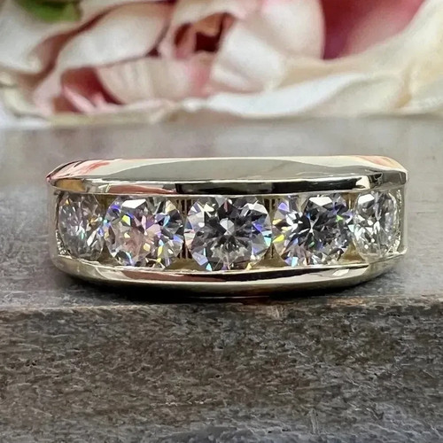 Certified round cut - ct,