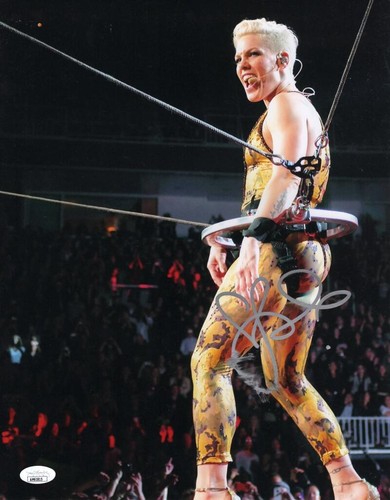 Alecia moore pink signed - moore, p!nk