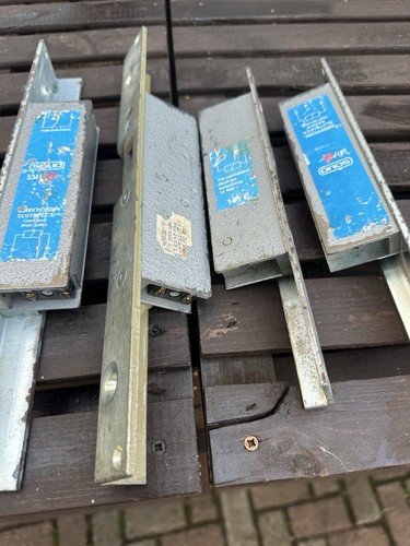 Assa electric strikes - 12,