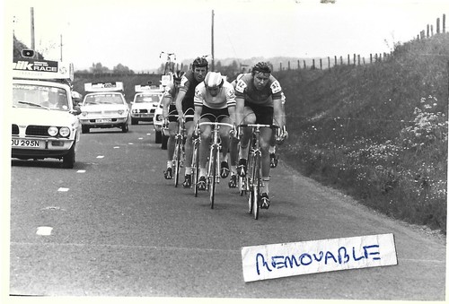 Photo cyclists triumph - photo,