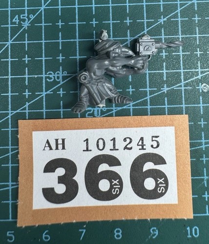 Ork grot stompa rider pilot - grot,