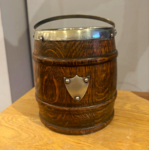 Vintage wooden barrel - barrel, biscuit