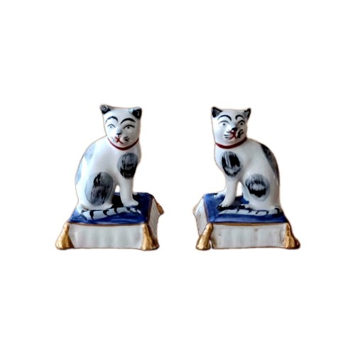 Pair antique paris samson - of,