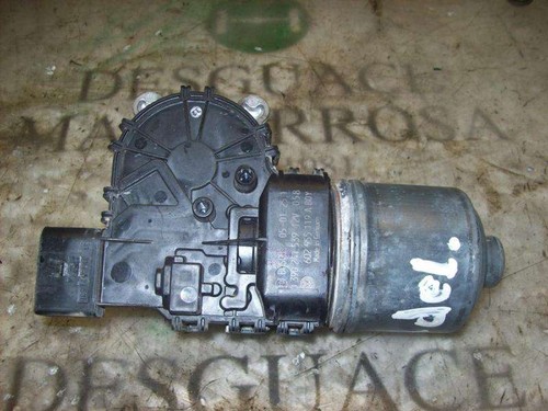Front windshield wiper motor - front,