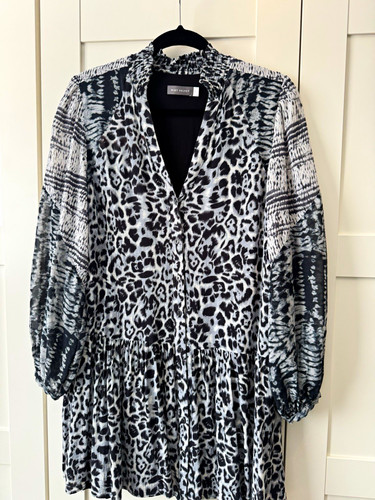Black white animal print - white,