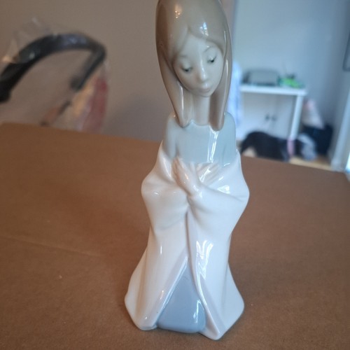 Lladro kneeling girl bedtime - lladro,