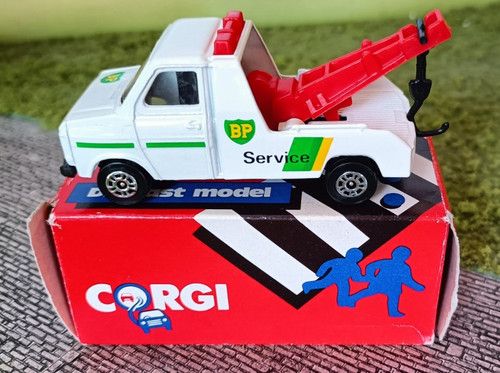 Corgi toys transit wrecker bp - toys,