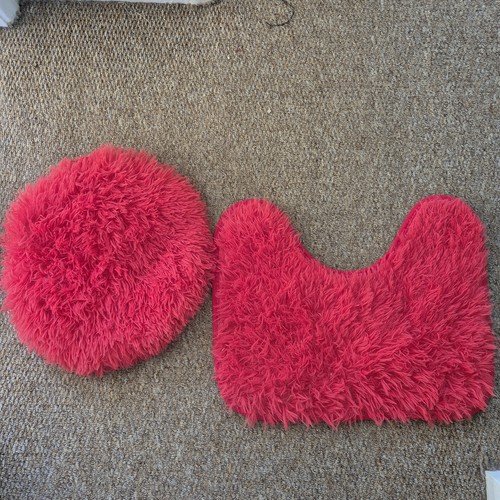 Red fluffy novelty - , toilet