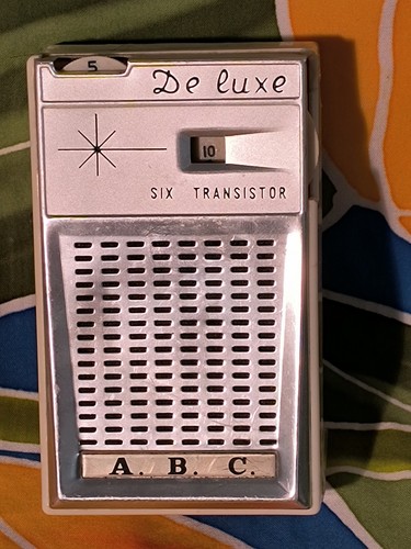 Deluxe six transistor - -,