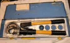 Davico, C / U type hand hydraulic crimper with metal case and Die