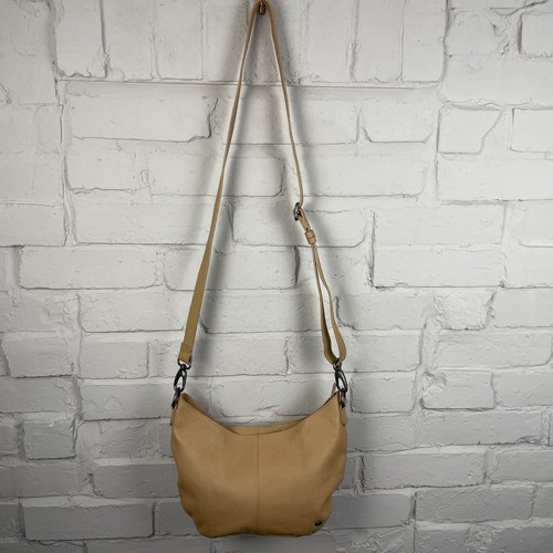 Stitch hide mustard yellow - &,