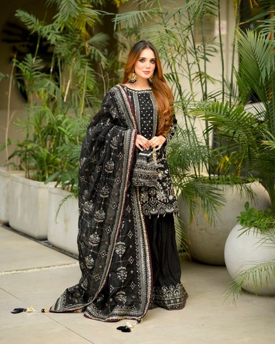 Black pakistani salwar kameez - black,