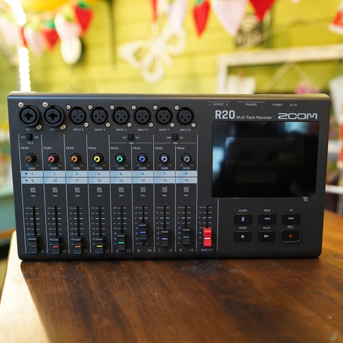Zoom r20 multitrack recorder - zoom,