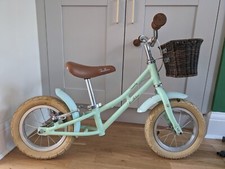 Pendleton Somerby Girls Balance Bike With Basket 12-inch Wheels