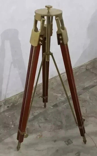Vintage large tripod - 63",