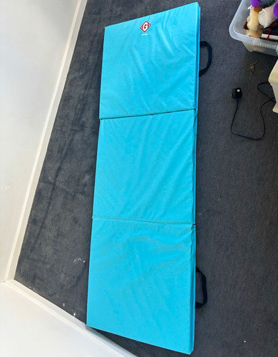 Gallant tri fold - gallant, tri-fold