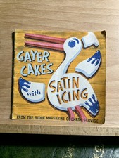 Gayer Cakes With Satin Icing -