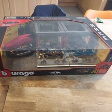 Burago RED BULL 1:43 Formula 1 Deluxe Pit Set - Garages / Pit Crew / 3 x F1 Cars