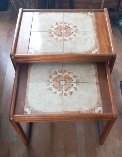 Vintage nest tiled - vintage,