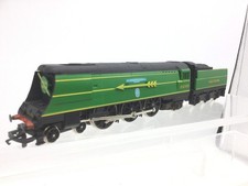 Hornby R866 OO Gauge SR Green