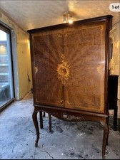 drinks cabinet