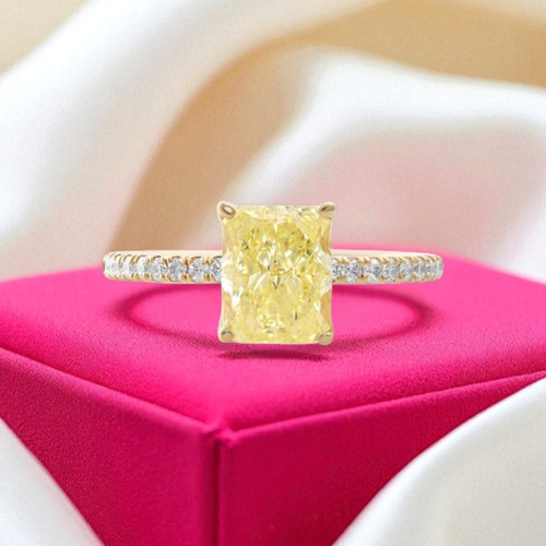 Fancy vivid yellow - vivid,