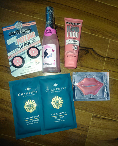 Soap glory hand - hand, +