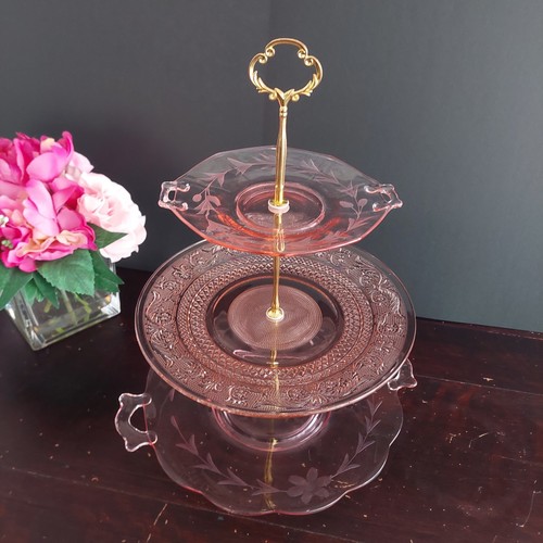 Tier pink depression - 3, glass