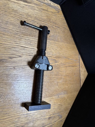 Tail vise type - vise, thread