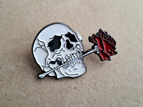 Skull red rose - pin, badge