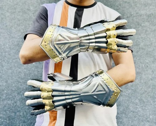 Medieval gauntlet gothic - gauntlet,