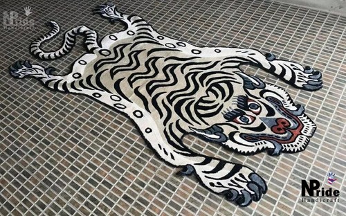 Handknotted snow tibetan tiger - handknotted,