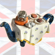 Tony Carter Breakfast Table