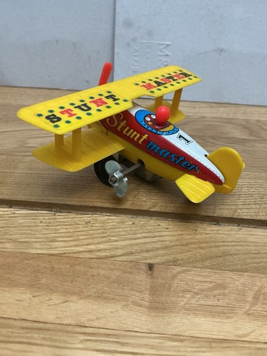 1970 working clockwork tin - working,