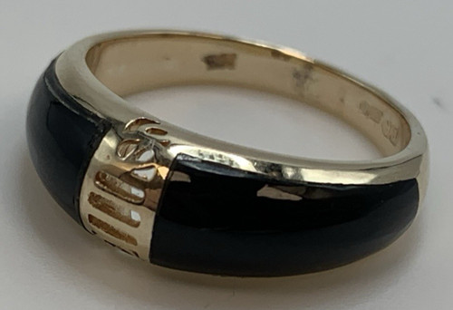9ct gold curved - gold, onyx
