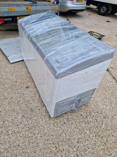 Shop freezer display brand new - display,