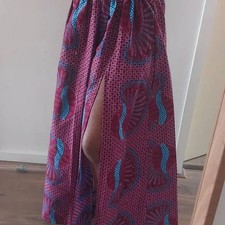Elegant African Print Maxi Skirt with Side Slit – Vibrant Floral Pattern
