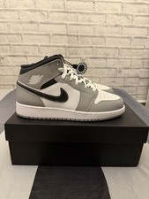 Air Jordan 1 Mid Light Smoke