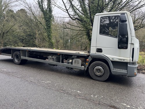 2009 white iveco - white,
