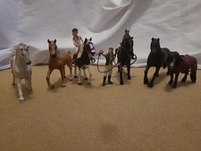 Set Of 6 Schleich Horses, 1 Full Tack Set, 2 Riders, 1 Person And 2 Saddles