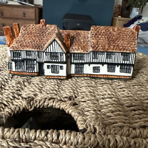 Britain miniature tey - in,