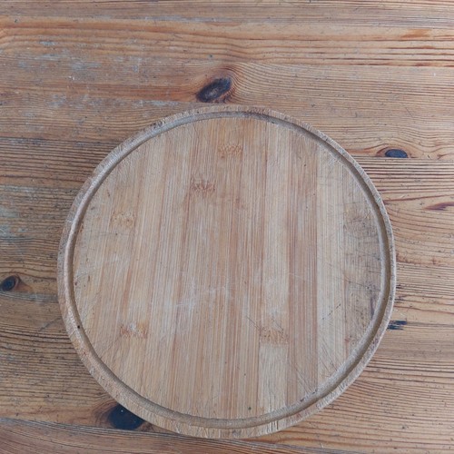 Round wooden cheese board 23cm - round,